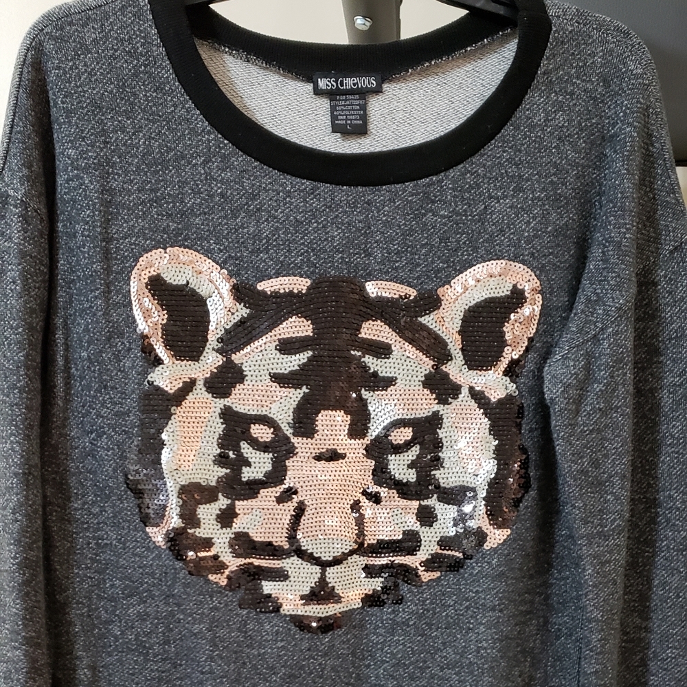 Juniors tiger shirt